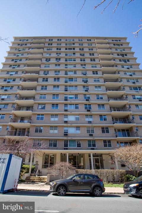 1301 N Harrison St #1208, Wilmington, DE 19806