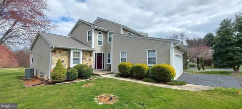 111 Red Pine Cir, Newark, DE 19711 photo 1