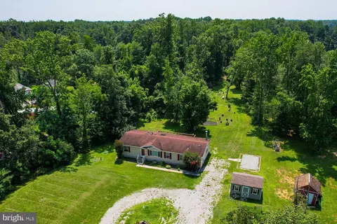 6106 Summit Bridge Rd, Townsend, DE 19734