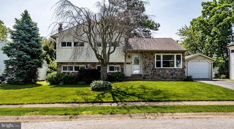 16 E Dickens Rd, Claymont, DE 19703