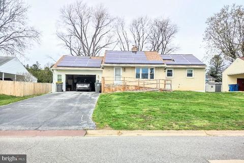 227 Southerland Dr, New Castle, DE 19720