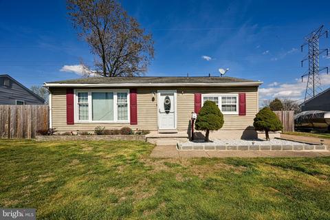 11 W Burton Ave, New Castle, DE 19720