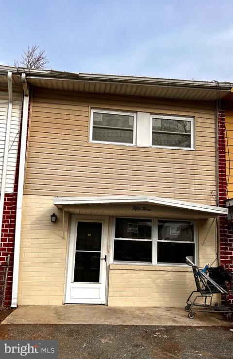 53 Thorn Ln, New Castle, DE 19720