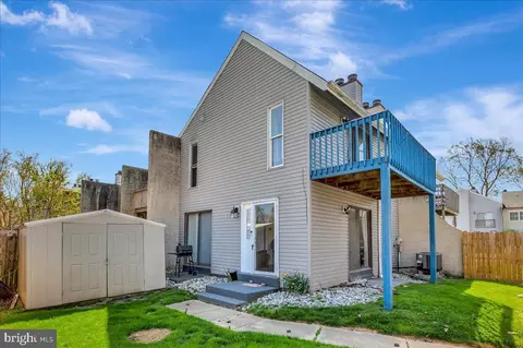 2210 Dickens Ter, Newark, DE 19702