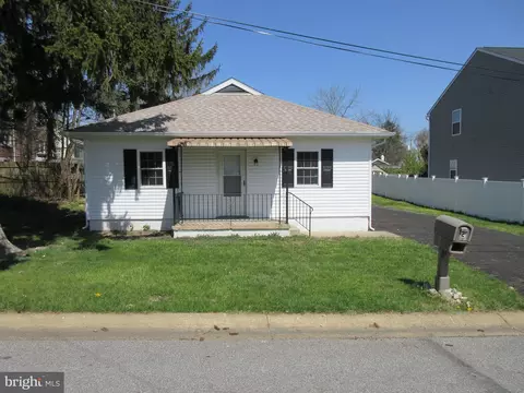 2 Irwin Ave, New Castle, DE 19720