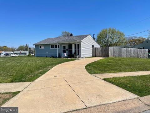 2 Maynard Dr, New Castle, DE 19720