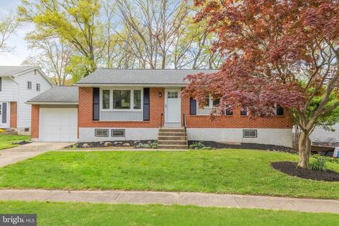 6 Leaf Ln, Newark, DE 19702