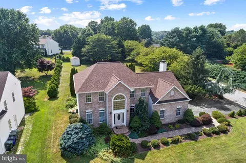 1 Winchester Ct, Bear, DE 19701