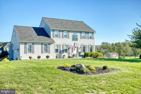 13 Andrew Ln, Bear, DE 19701
