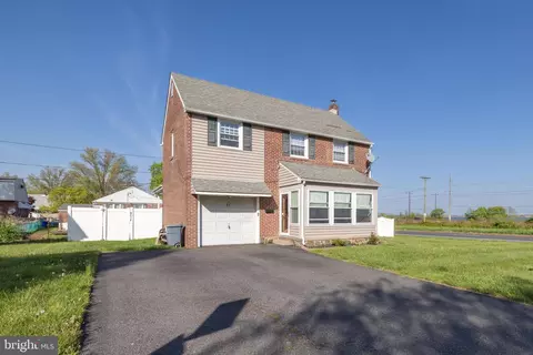 31 Rolling Rd, Claymont, DE 19703