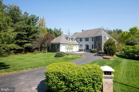 2 Alders Ln, Wilmington, DE 19807