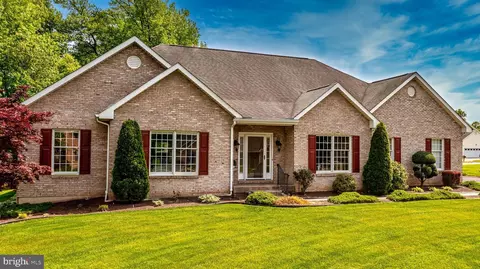 13 Samson Ct, Bear, DE 19701