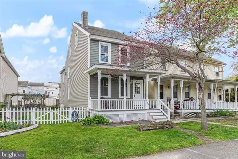 85 Washington St, Delaware City, DE 19706