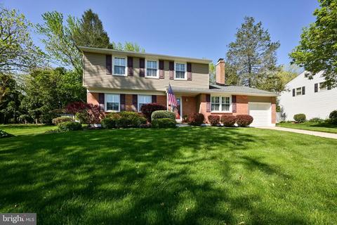 2402 Dacia Dr, Wilmington, DE 19810