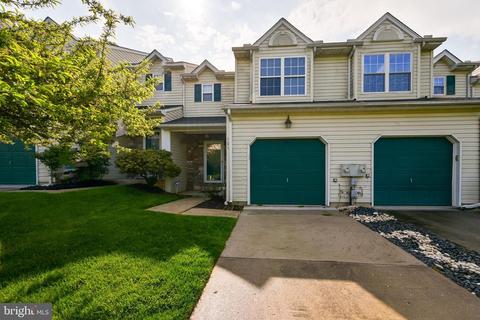 906 Glackens Ln, Wilmington, DE 19808