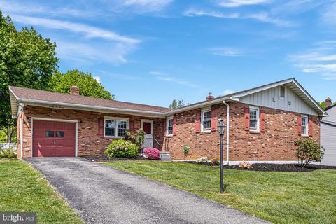 2211 Charwood Dr, Wilmington, DE 19810