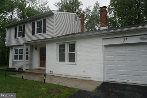 32 Evergreen Dr, Newark, DE 19702
