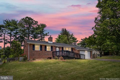 24 Hodgkins Pl, New Castle, DE 19720