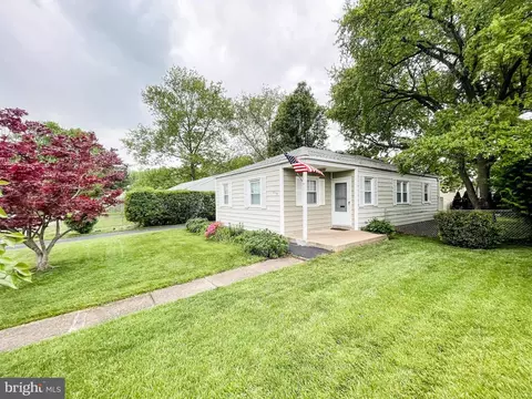 313 Bassett Ave, New Castle, DE 19720