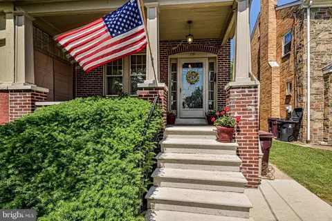 737 S Broom St, Wilmington, DE 19805