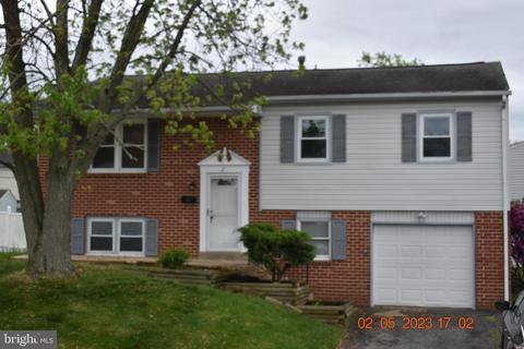 2 Guenever Dr, New Castle, DE 19720