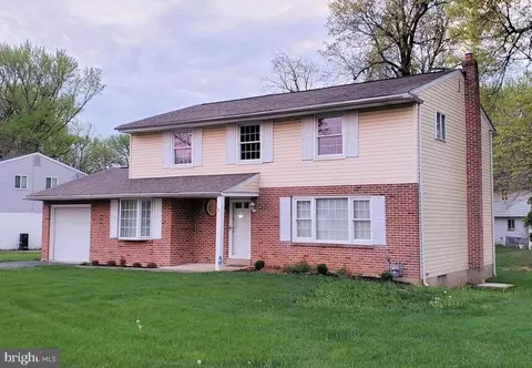 2508 Pin Oak Dr, Wilmington, DE 19810