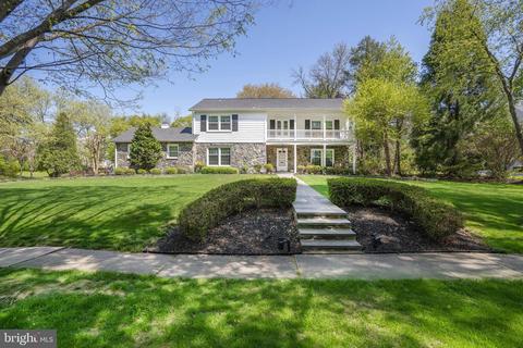 910 Augusta Rd, Wilmington, DE 19807
