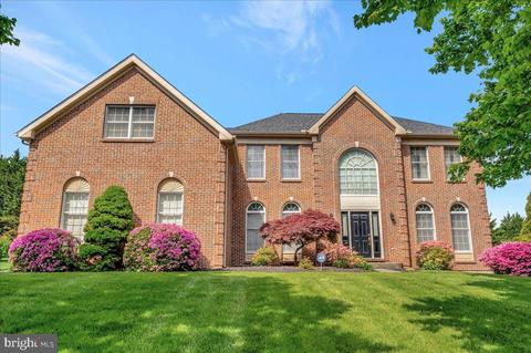 21 E Periwinkle Ln, Newark, DE 19711