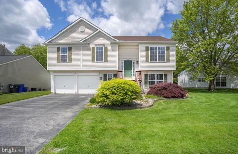 16 E Hawthorne Dr, Newark, DE 19702