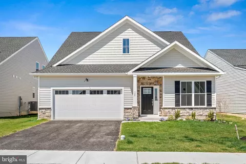 657 Mayfield Falls Dr, Newark, DE 19702