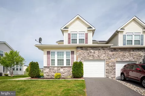 609 Irish Ct, Middletown, DE 19709