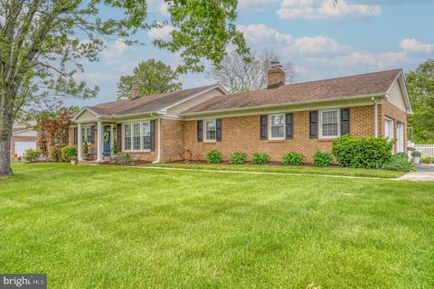137 W Savannah Dr, Bear, DE 19701