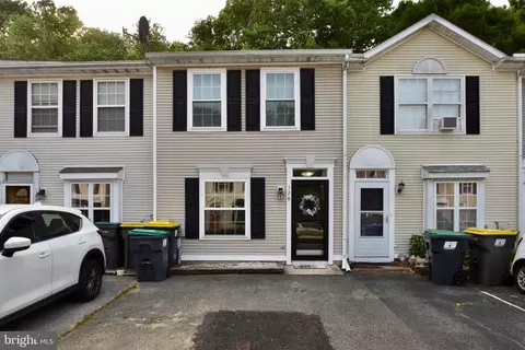 128 Creekside Ct, Newark, DE 19702