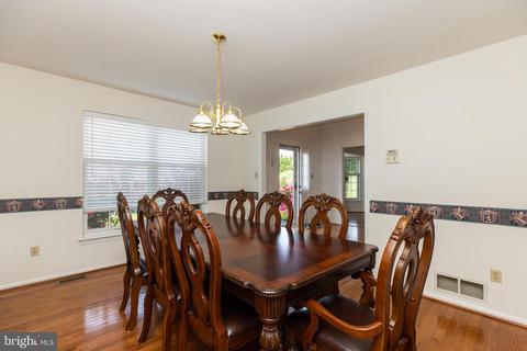 39 E Moyer Dr, Bear, DE 19701 photo 10