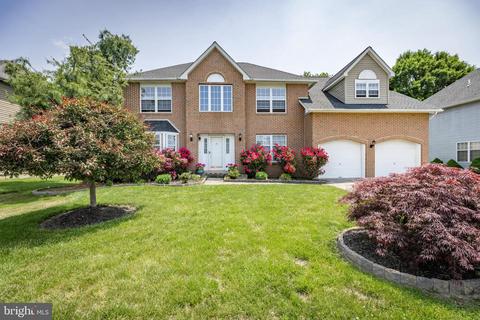 39 E Moyer Dr, Bear, DE 19701 photo 2