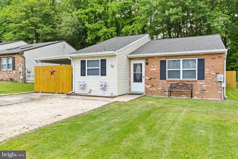 10 Verdi Cir, Newark, DE 19702
