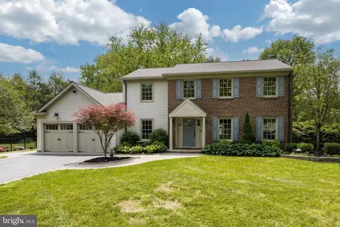 120 Country Flower Rd, Newark, DE 19711