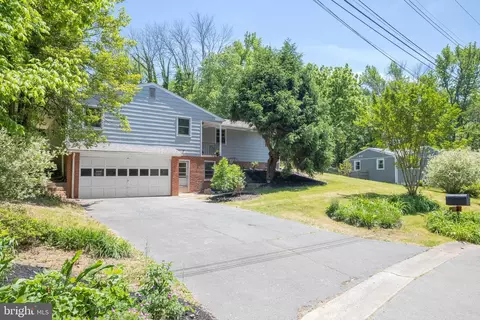1511 Lower Greenbriar Rd, Wilmington, DE 19810