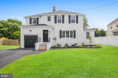 523 Marsh Rd, Wilmington, DE 19809