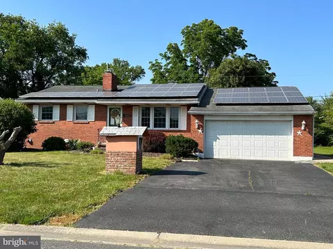 205 Werden Dr, New Castle, DE 19720