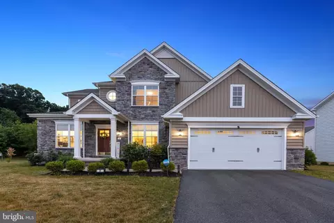 8 Bootes Ln, Bear, DE 19701