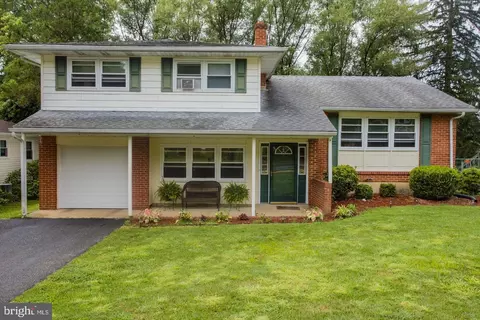 106 Worral Dr, Newark, DE 19711