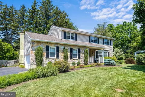 2418 W Heather Rd, Wilmington, DE 19803