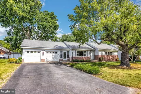 306 Hamilton St, Delaware City, DE 19706