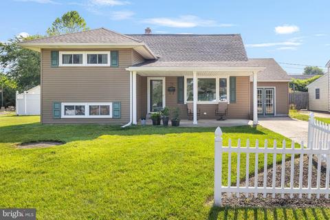 18 Merriman Rd, Newark, DE 19713