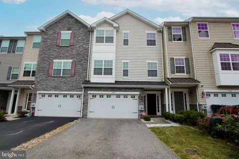 806 S Twin Lakes Blvd, Newark, DE 19711