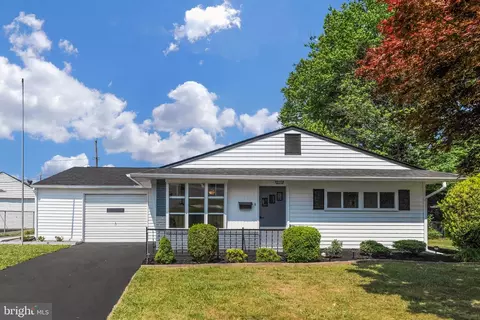 39 Meadow Ln, Newark, DE 19713