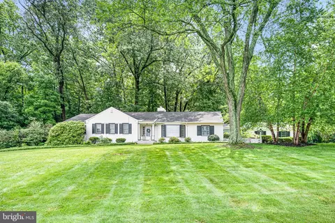 2 Guyenne Rd, Wilmington, DE 19807