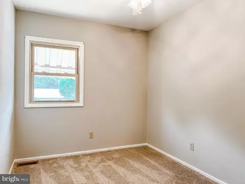 8 Pearson Dr, Newark, DE 19713 photo 23