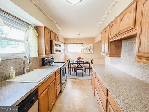 8 Pearson Dr, Newark, DE 19713 photo 11
